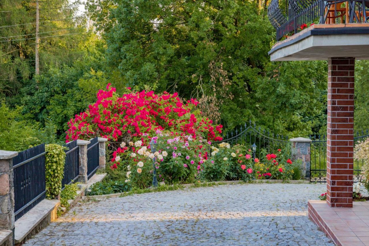 Mira - Mira Pokoje Z Widokiem Na Jezioro Chmielno Exterior photo