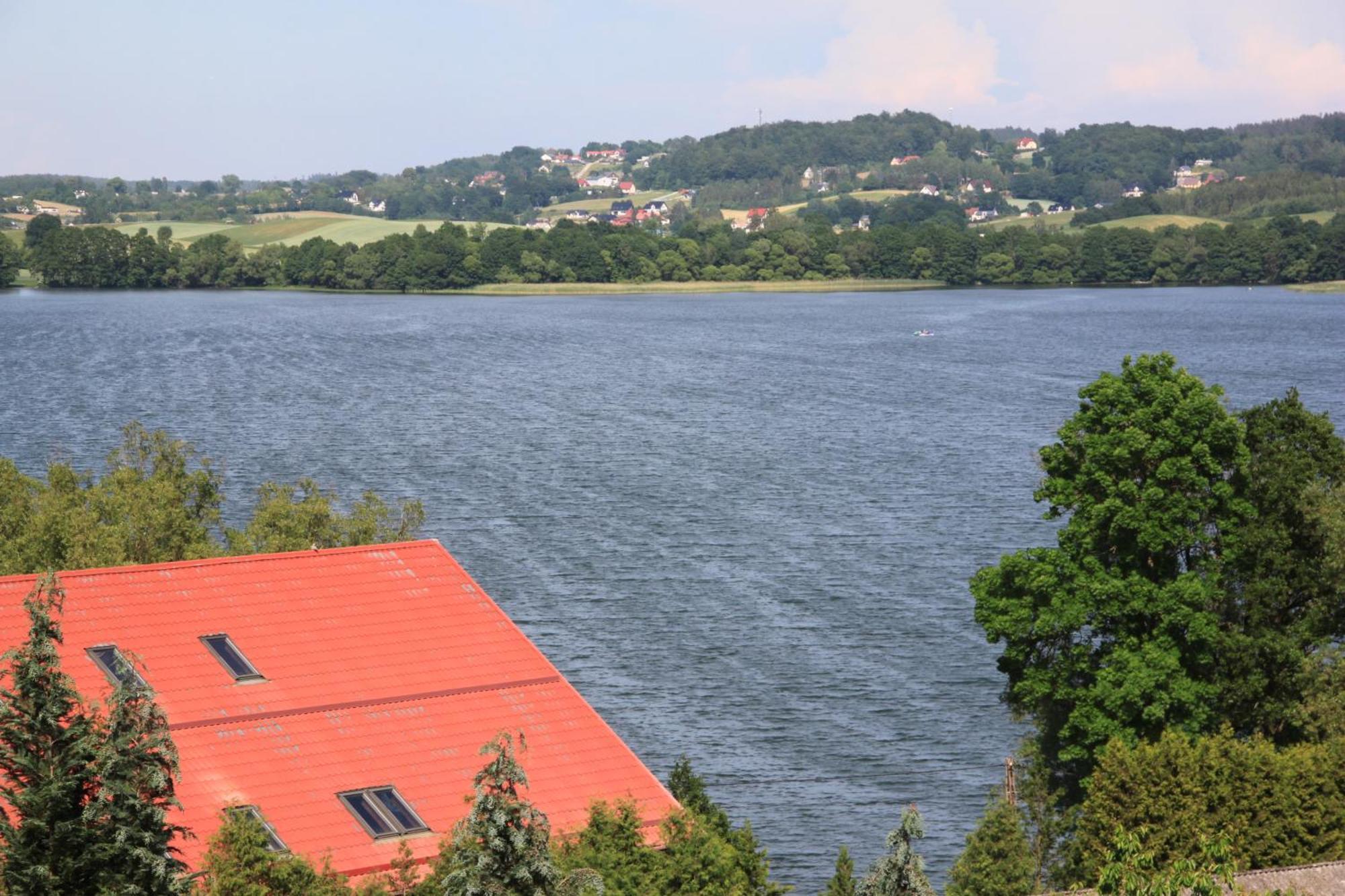 Mira - Mira Pokoje Z Widokiem Na Jezioro Chmielno Exterior photo