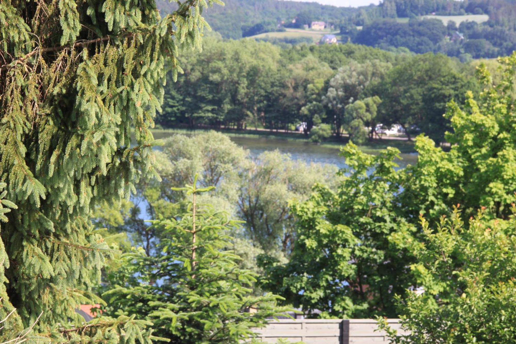 Mira - Mira Pokoje Z Widokiem Na Jezioro Chmielno Exterior photo